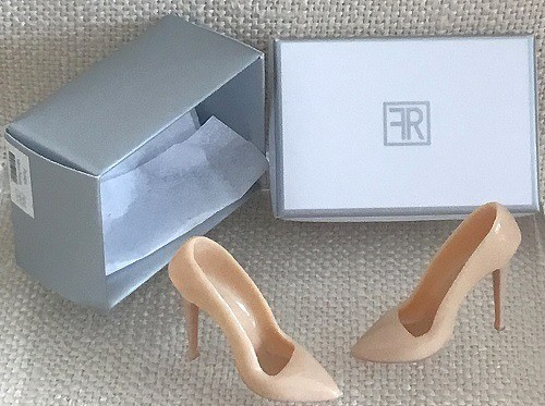 High heel pumps and box - and,